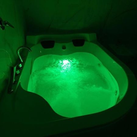 My Brilliant Home With Jacuzzi 2 Steps From St Toledo Napoli Eksteriør bilde