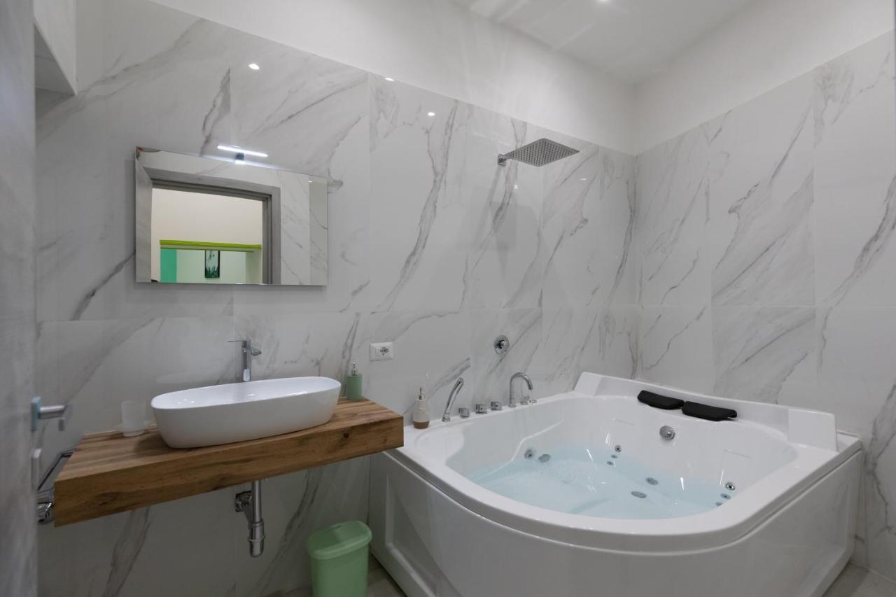 My Brilliant Home With Jacuzzi 2 Steps From St Toledo Napoli Eksteriør bilde