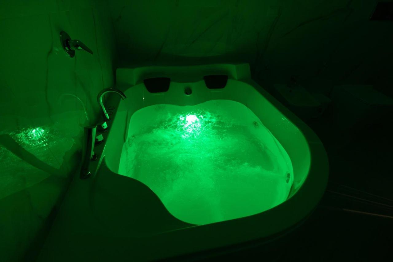 My Brilliant Home With Jacuzzi 2 Steps From St Toledo Napoli Eksteriør bilde