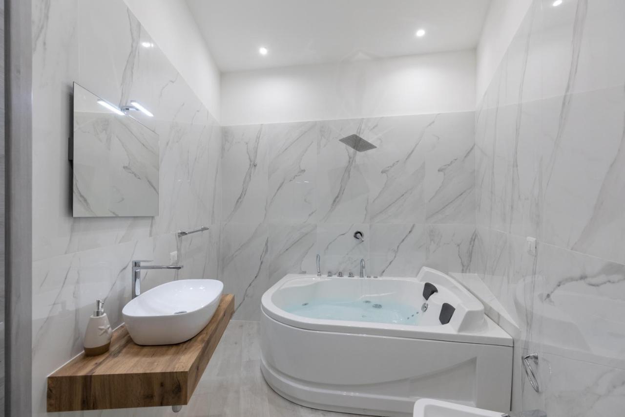 My Brilliant Home With Jacuzzi 2 Steps From St Toledo Napoli Eksteriør bilde