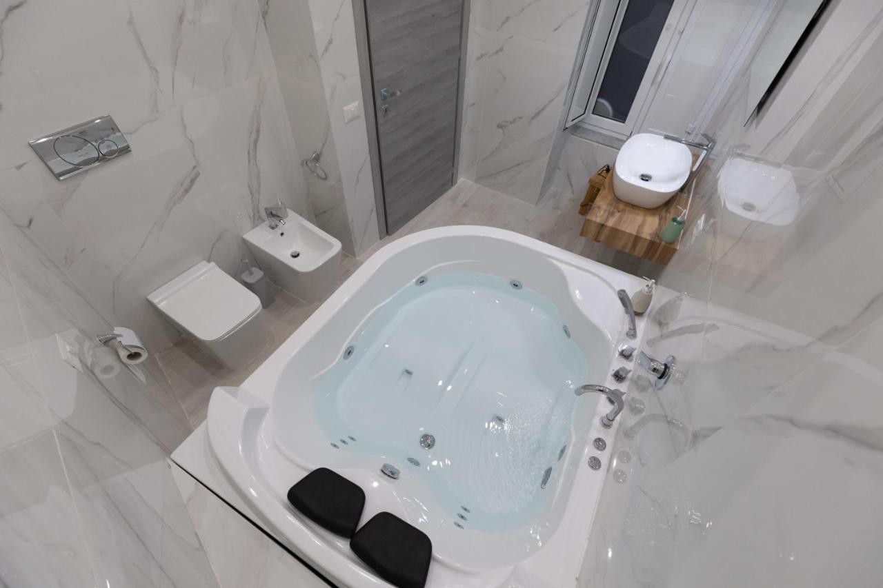 My Brilliant Home With Jacuzzi 2 Steps From St Toledo Napoli Eksteriør bilde